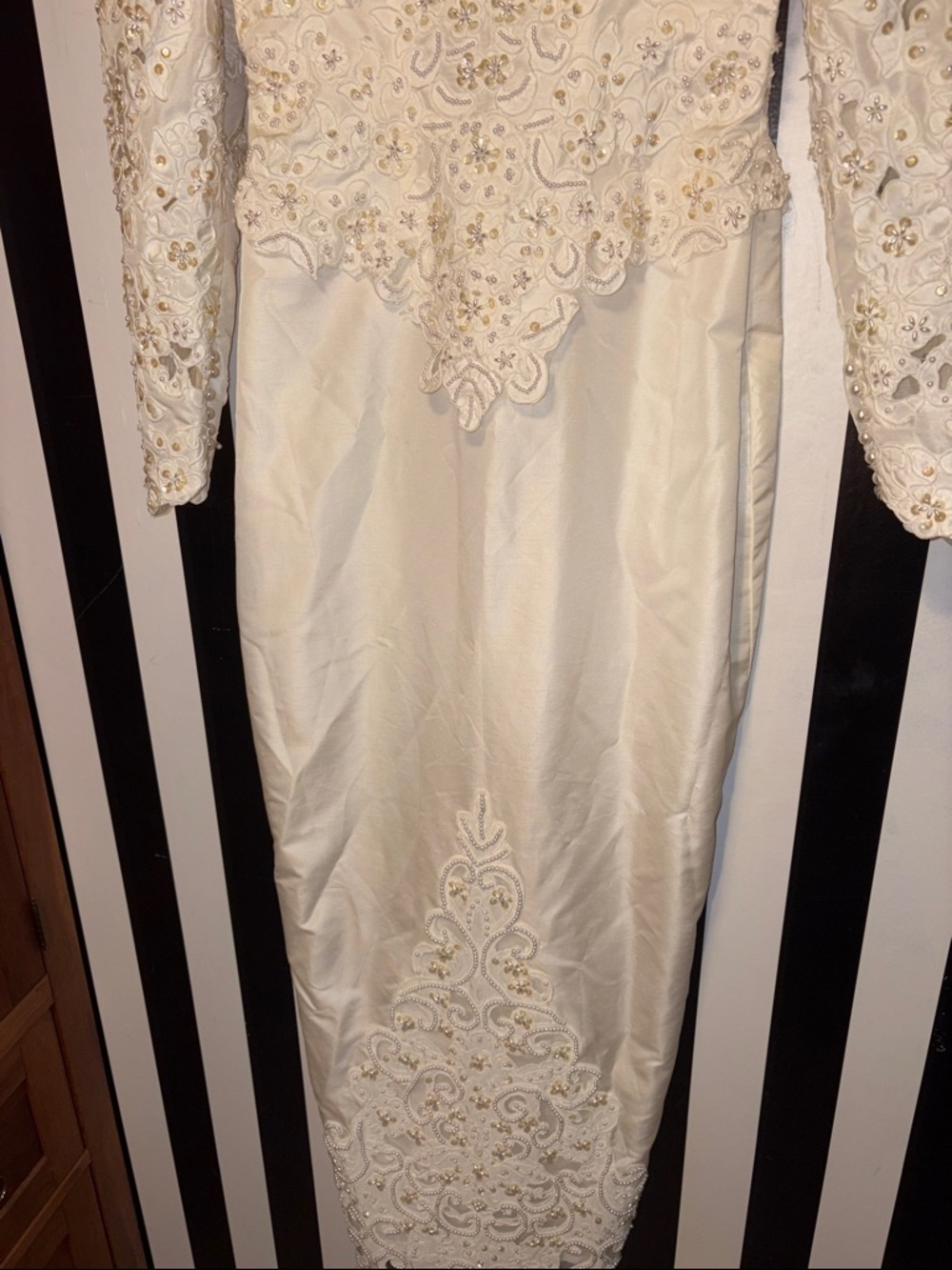 1980s Vintage Ivory Long-Sleeve Wedding Dress Size 8/10 Medium Pearl & Sequin - Picture 16 of 17